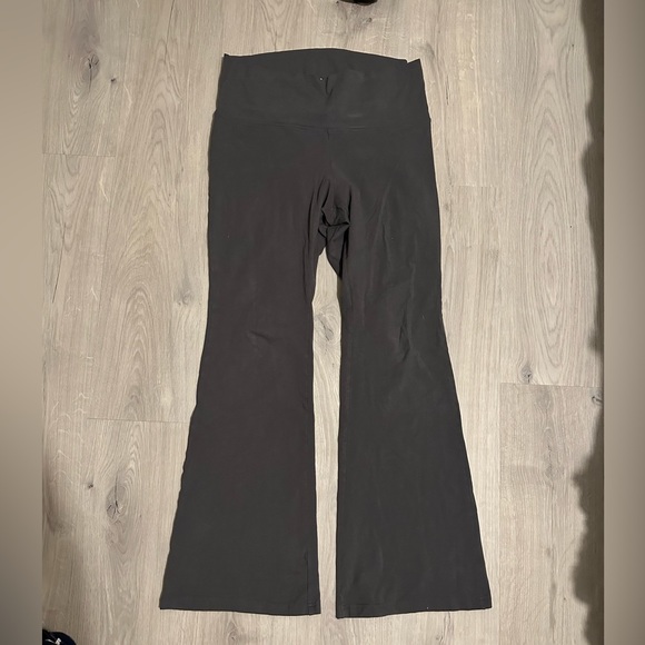 TNA Flare Leggings - Picture 1 of 3